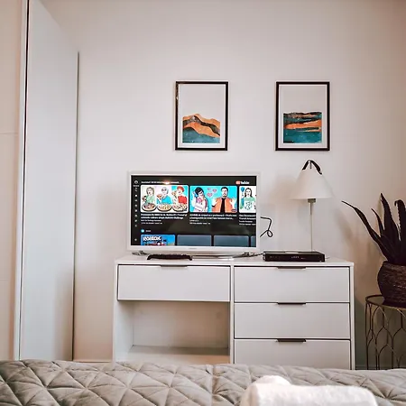 Luxury Haven By Iulius Mall Parking, Netflix Cluj-Napoca