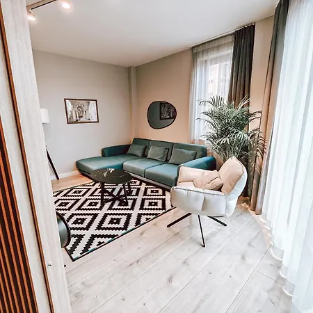 Luxury Haven By Iulius Mall Parking, Netflix Cluj-Napoca