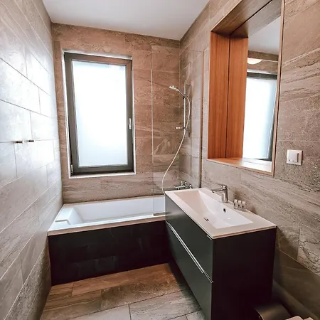 Luxury Haven By Iulius Mall Parking, Netflix Cluj-Napoca